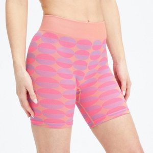 Fabletics Seamless High-Waisted Rib Short 6''